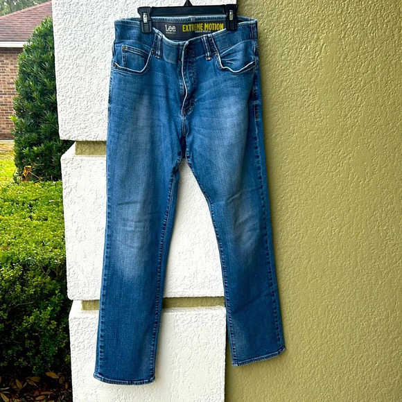 Lee Extreme Motion Straight Fit Tapered Leg women’s jeans 32x32 - Picture 1 of 6